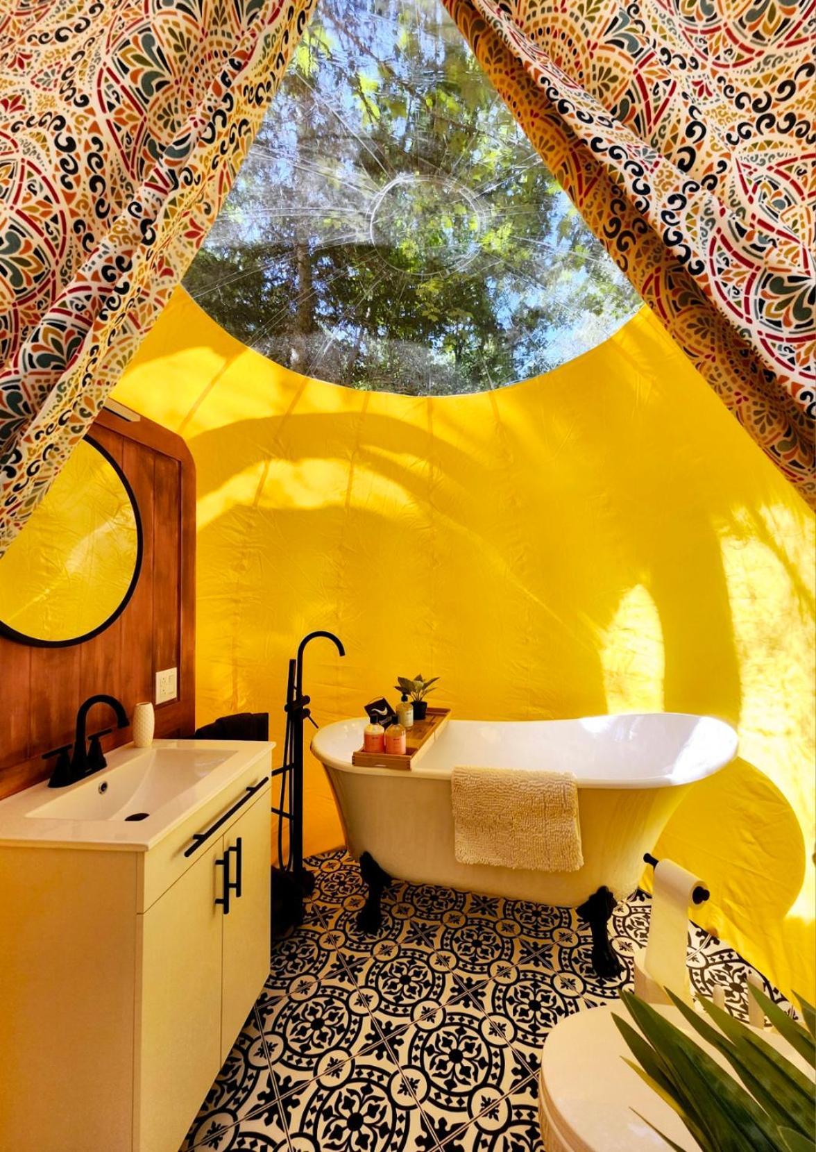 Estrella Glamping Hotel Caraquet Exterior foto